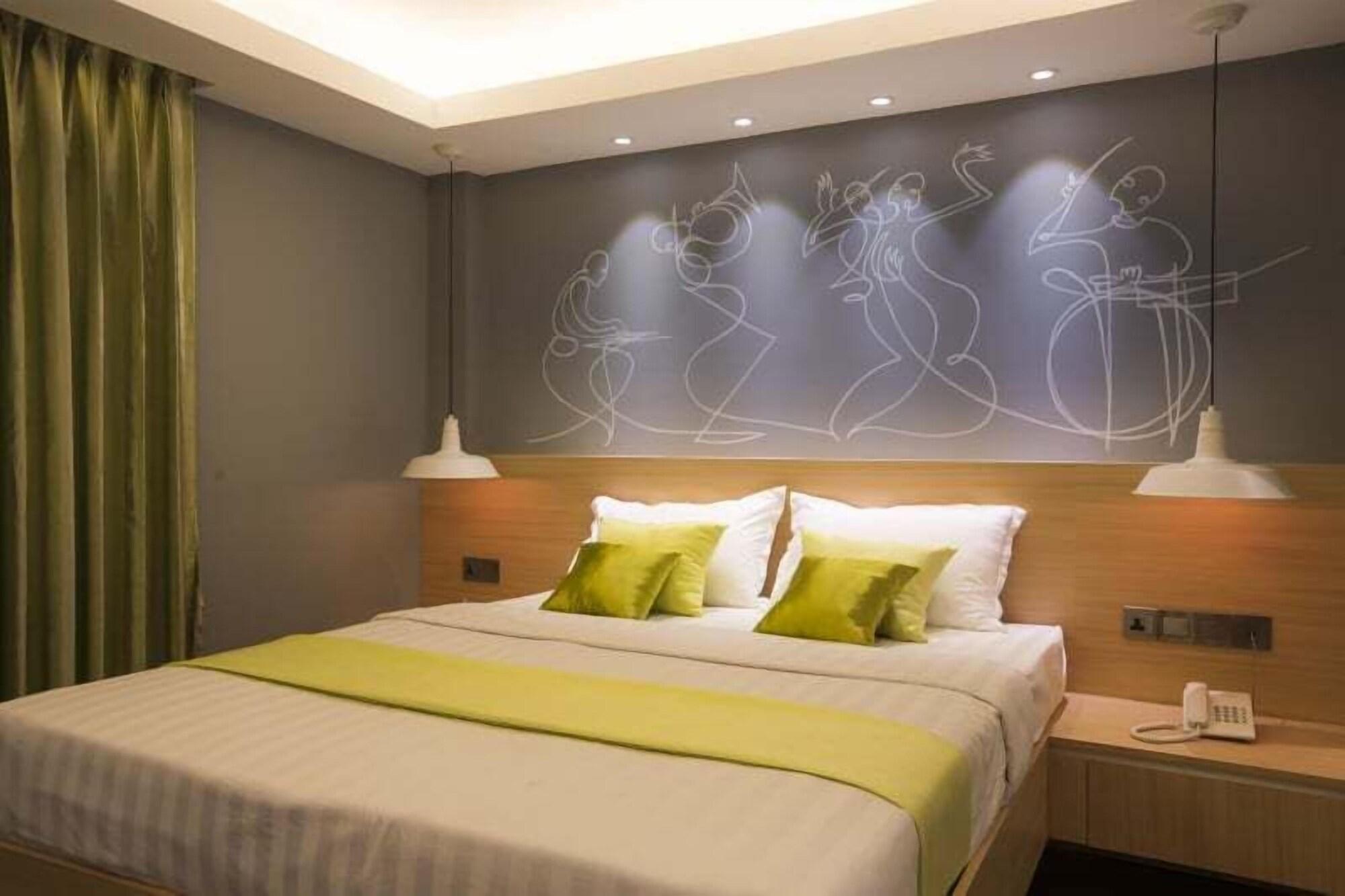 Shwe Pyi San Yar Hotel Yangon Exterior photo
