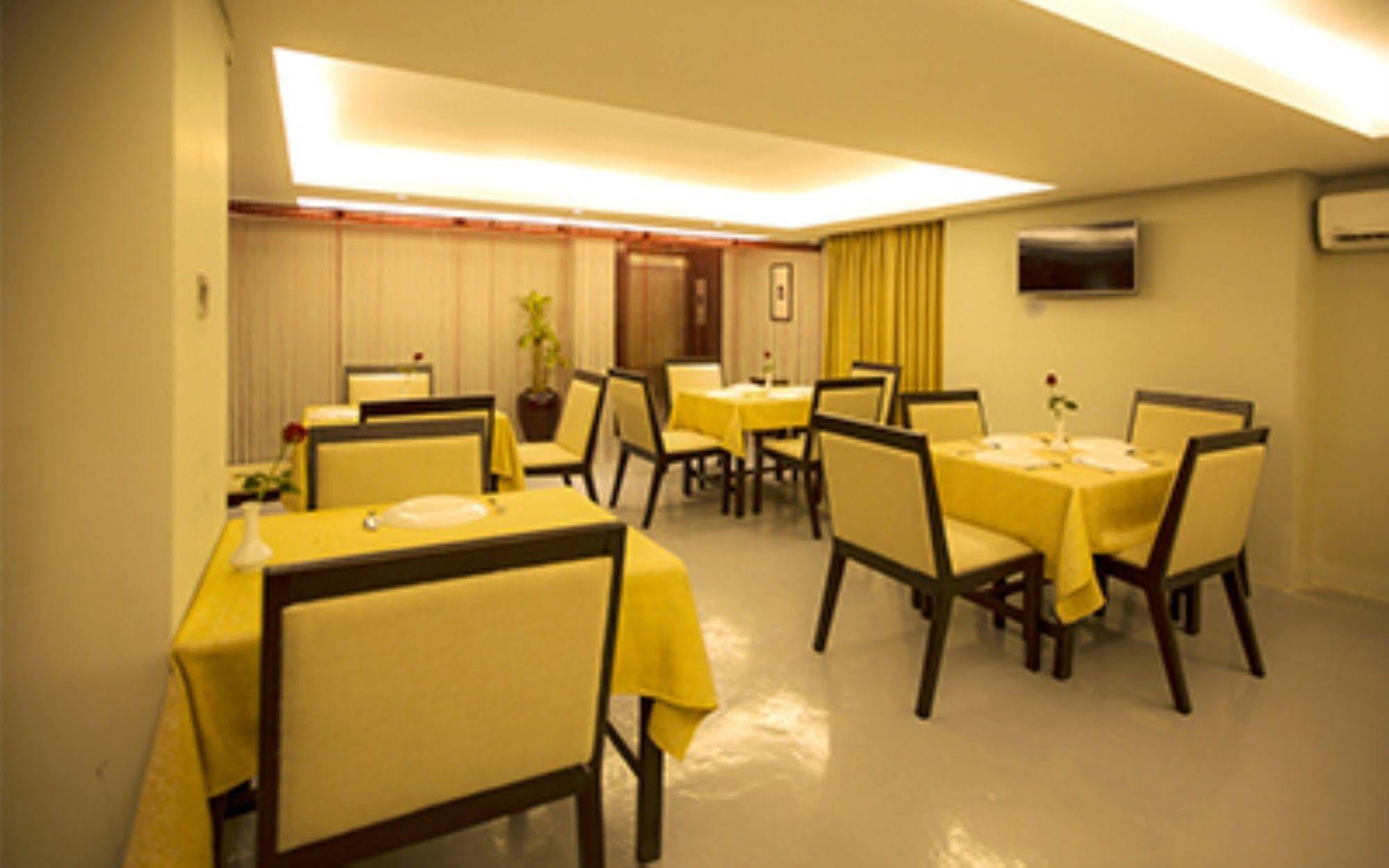 Shwe Pyi San Yar Hotel Yangon Exterior photo