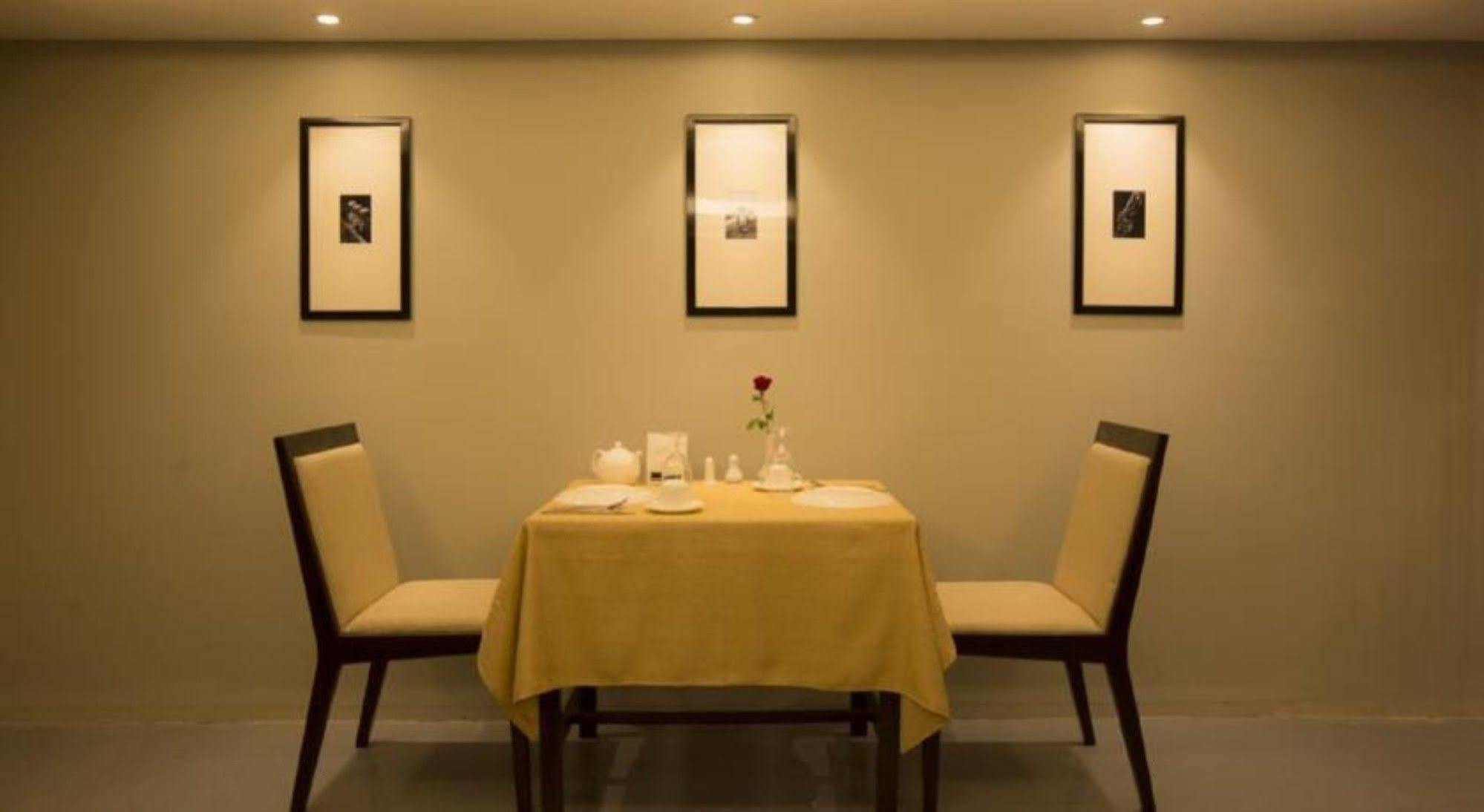 Shwe Pyi San Yar Hotel Yangon Exterior photo